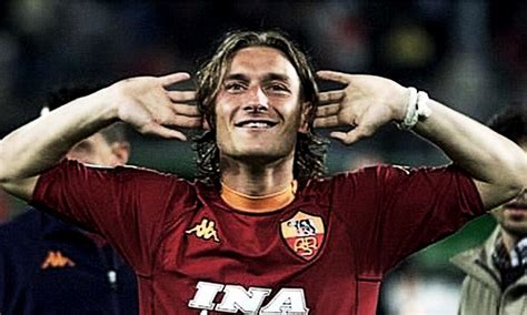 Il compleanno di Francesco Totti, il karaoke e la lettera della figlia .